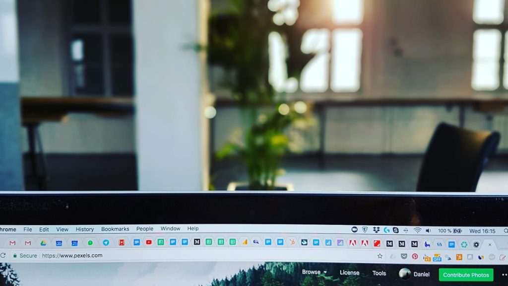 Création de boutique Shopify avec le SEO intégré dès le départ 2 Ecran affichant une boutique en ligne fraichement lancee